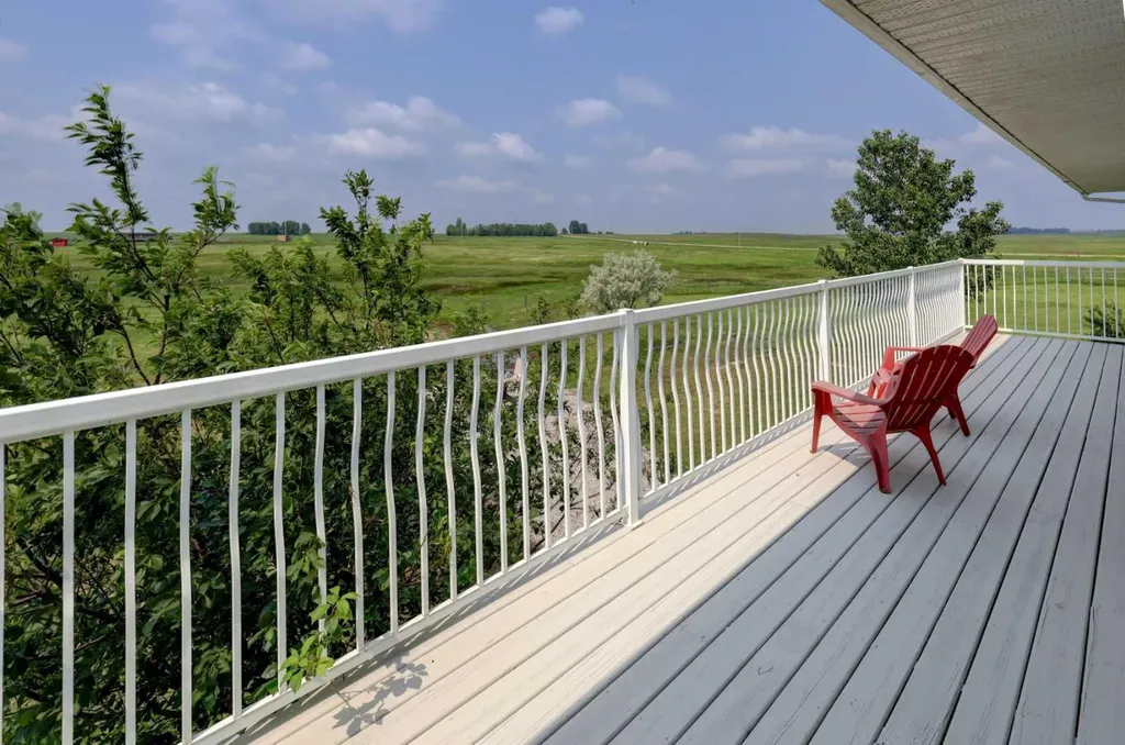 251078 Range Road 253 Rural Wheatland County AB T1P 0W1