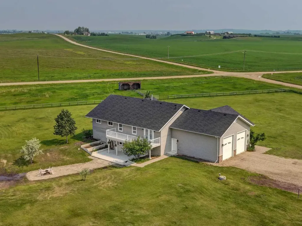 251078 Range Road 253 Rural Wheatland County AB T1P 0W1