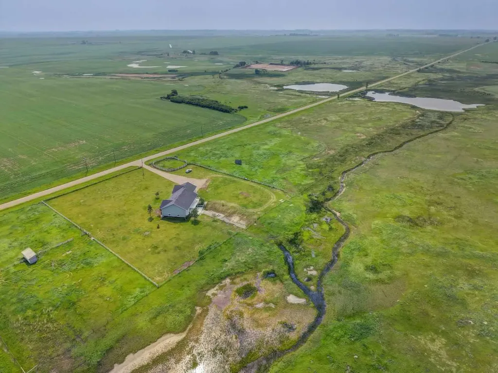 251078 Range Road 253 Rural Wheatland County AB T1P 0W1