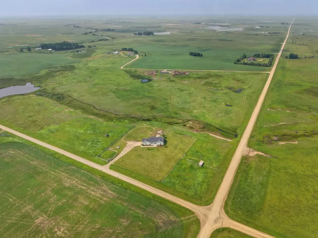 251078 Range Road 253 Rural Wheatland County AB T1P 0W1