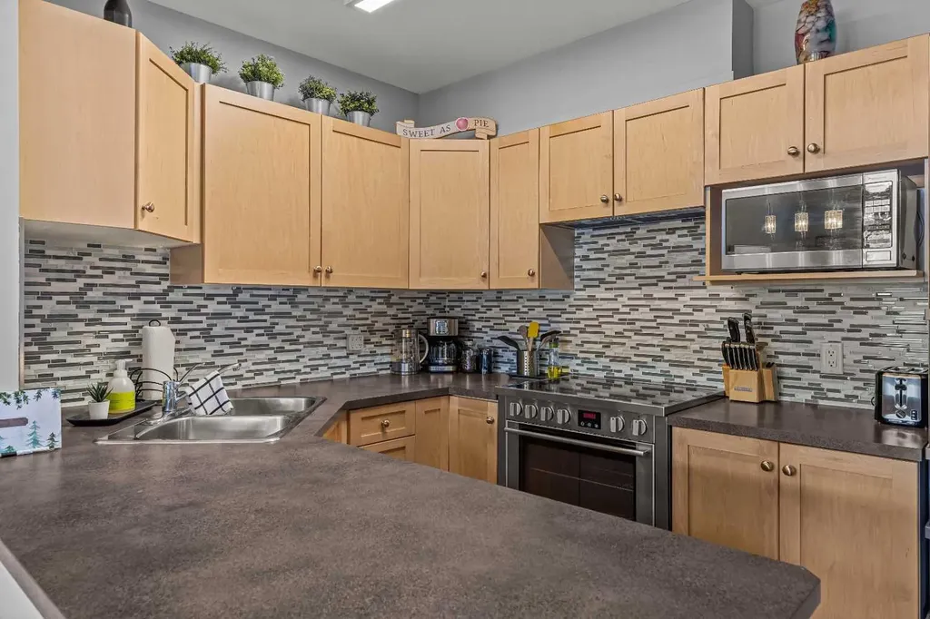 107 Montane Road Canmore AB T1W3J2