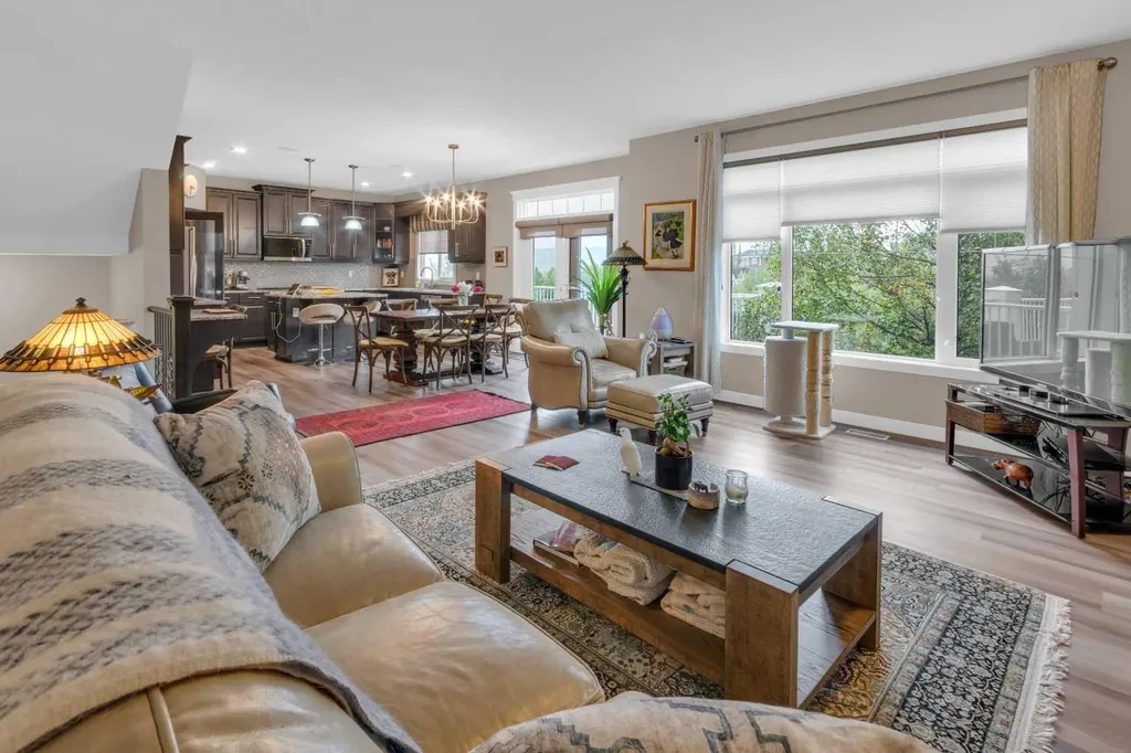 172 Ridge View Close Cochrane AB T4C0P5