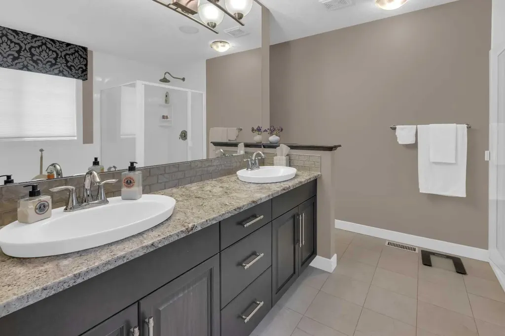 172 Ridge View Close Cochrane AB T4C0P5