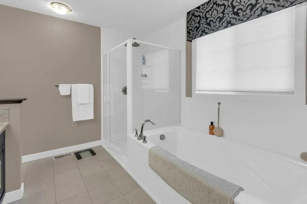 172 Ridge View Close Cochrane AB T4C0P5