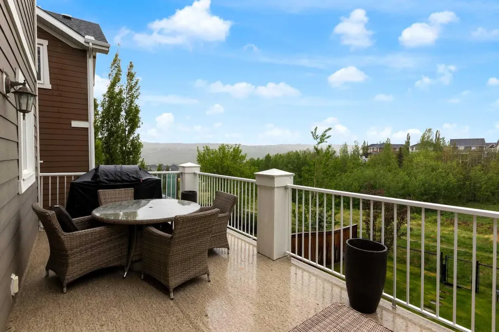 172 Ridge View Close Cochrane AB T4C0P5