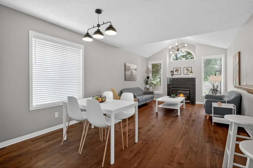 33 Prestwick Rise SE Calgary AB T2Z 4A6