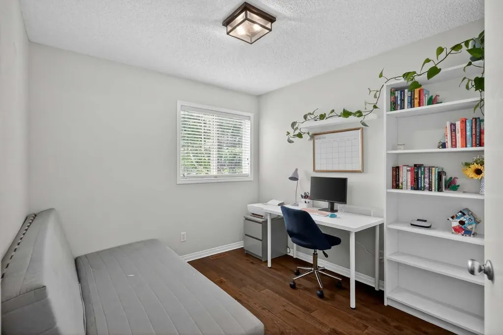 33 Prestwick Rise SE Calgary AB T2Z 4A6
