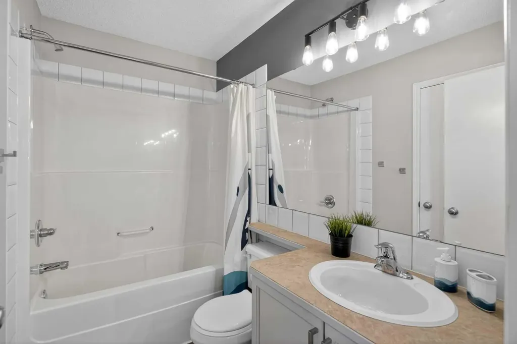 33 Prestwick Rise SE Calgary AB T2Z 4A6