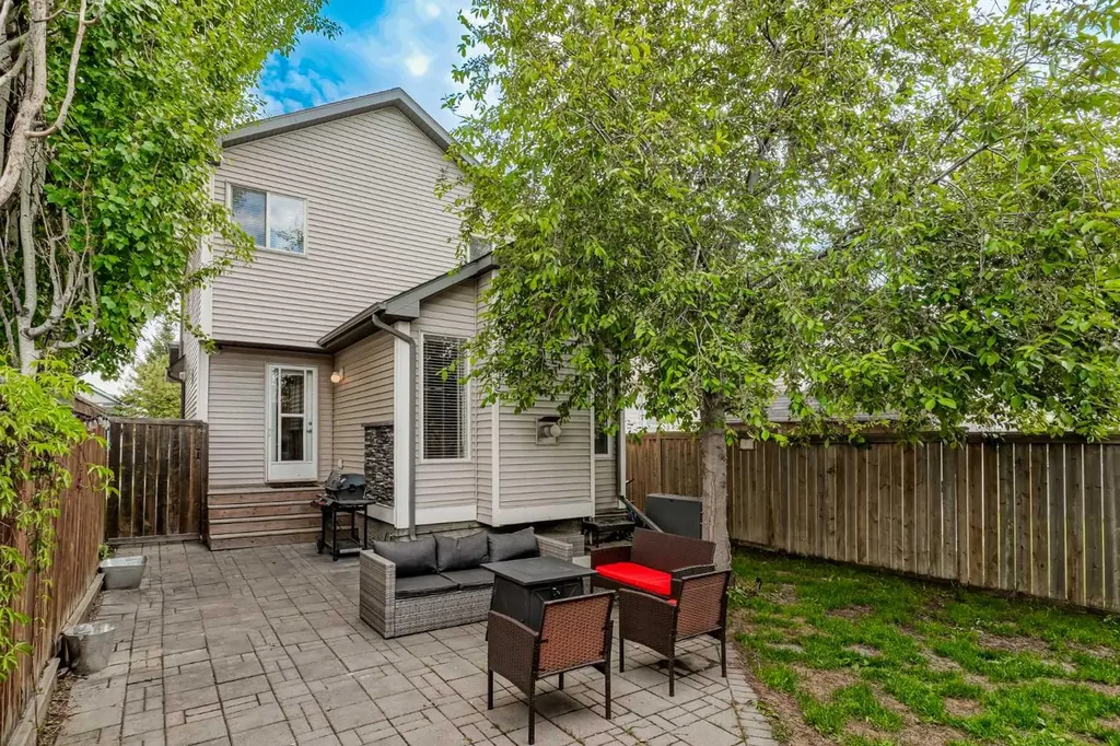 33 Prestwick Rise SE Calgary AB T2Z 4A6