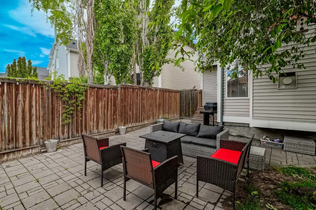 33 Prestwick Rise SE Calgary AB T2Z 4A6