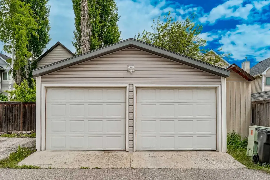 33 Prestwick Rise SE Calgary AB T2Z 4A6