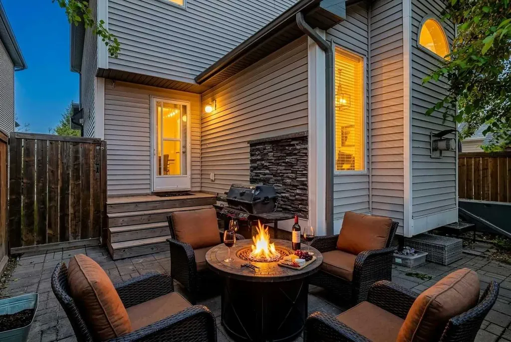 33 Prestwick Rise SE Calgary AB T2Z 4A6