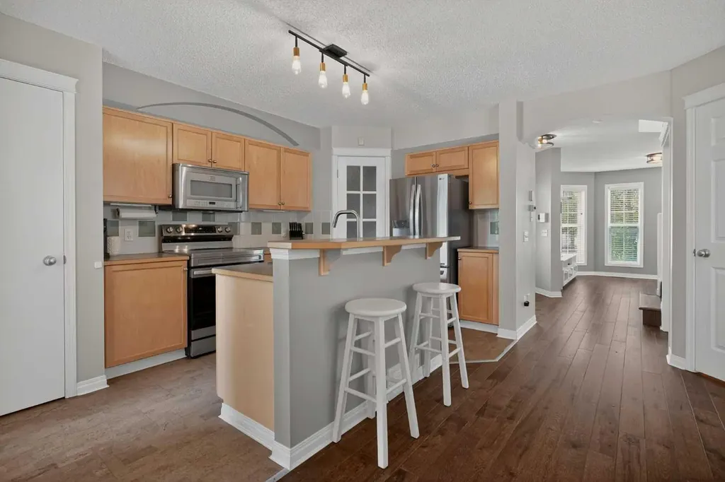 33 Prestwick Rise SE Calgary AB T2Z 4A6