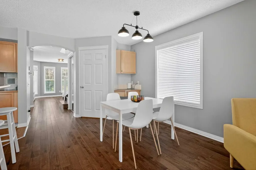 33 Prestwick Rise SE Calgary AB T2Z 4A6