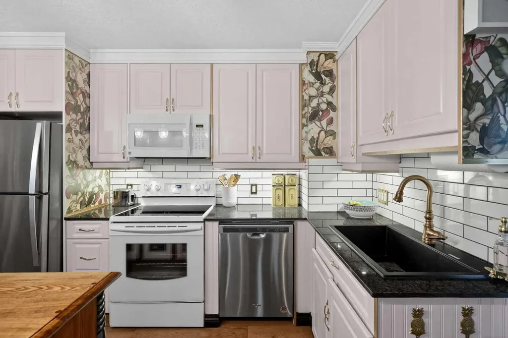 4554 Valiant Drive NW Calgary AB T3A 2V5