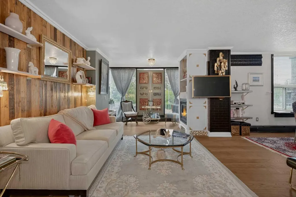 4554 Valiant Drive NW Calgary AB T3A 2V5