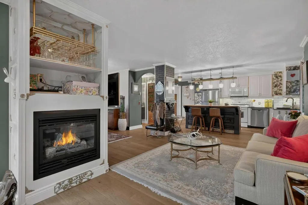 4554 Valiant Drive NW Calgary AB T3A 2V5