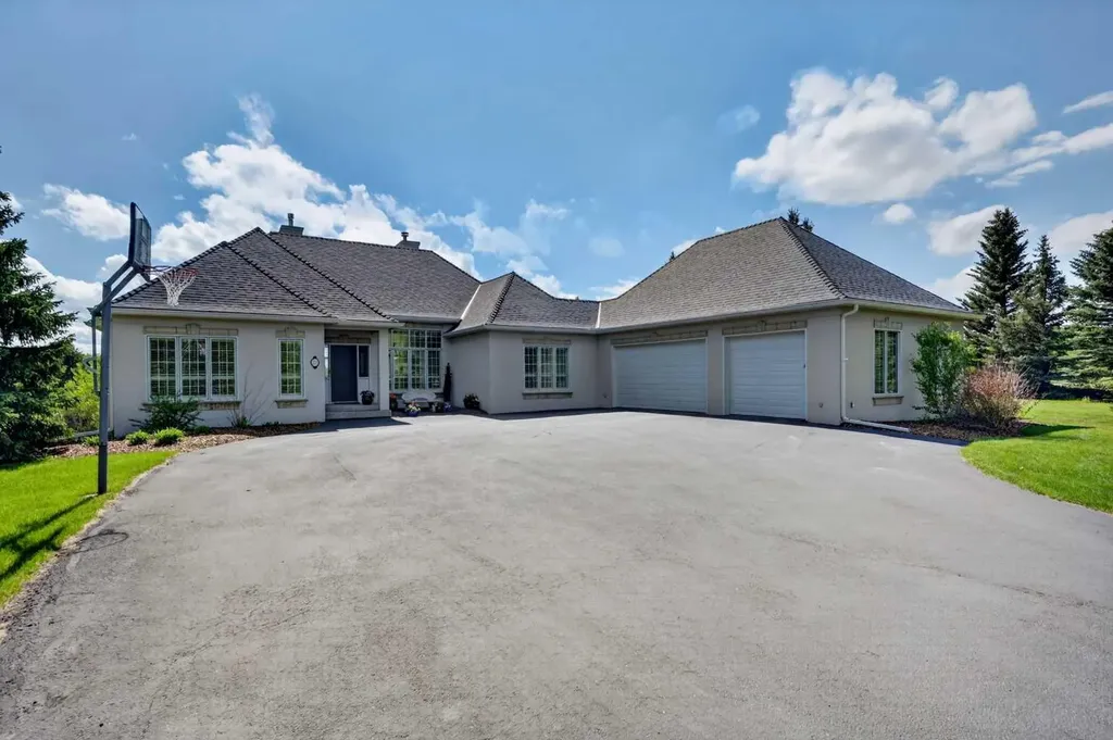 27 Hillcrest Estates Rural Rocky View County AB T3Z 2B9