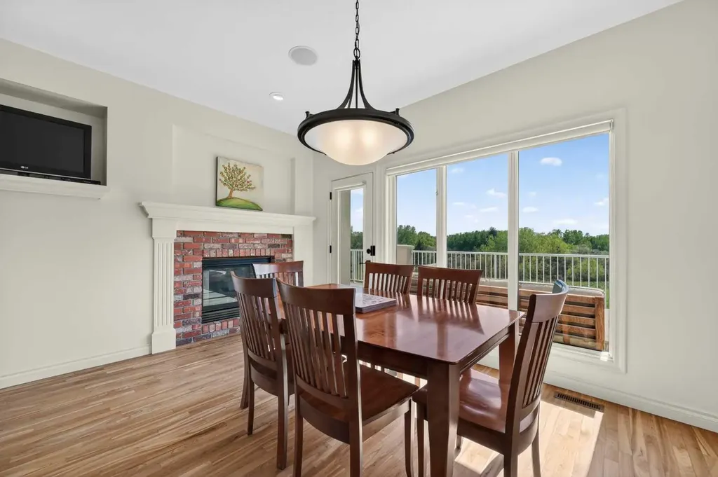 27 Hillcrest Estates Rural Rocky View County AB T3Z 2B9