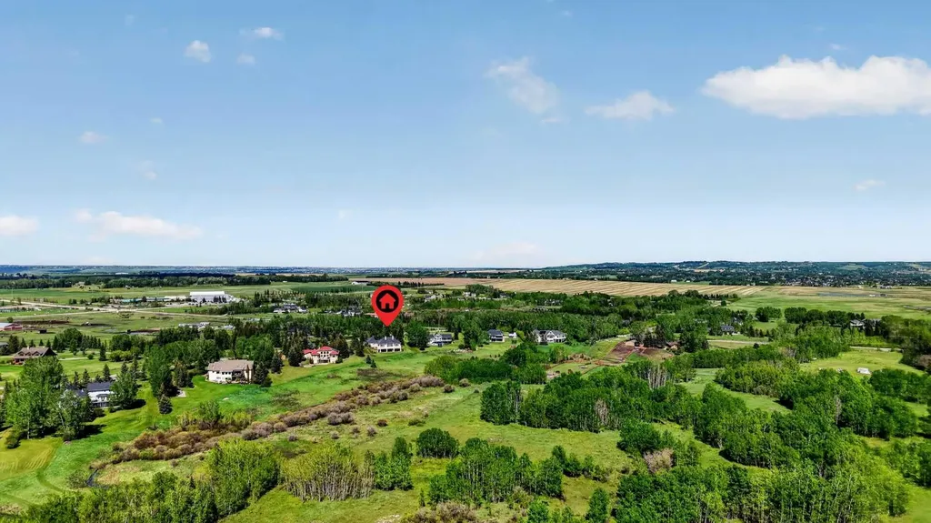 27 Hillcrest Estates Rural Rocky View County AB T3Z 2B9