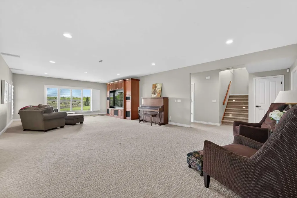 27 Hillcrest Estates Rural Rocky View County AB T3Z 2B9