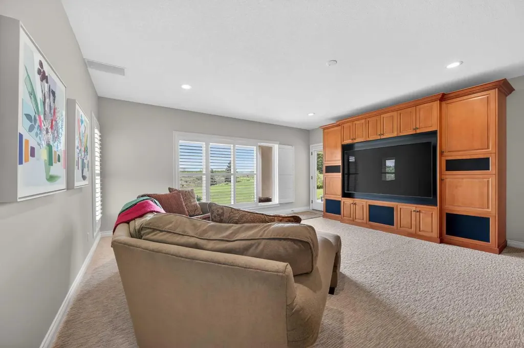 27 Hillcrest Estates Rural Rocky View County AB T3Z 2B9