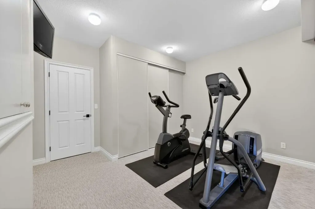 27 Hillcrest Estates Rural Rocky View County AB T3Z 2B9