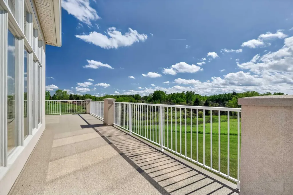 27 Hillcrest Estates Rural Rocky View County AB T3Z 2B9