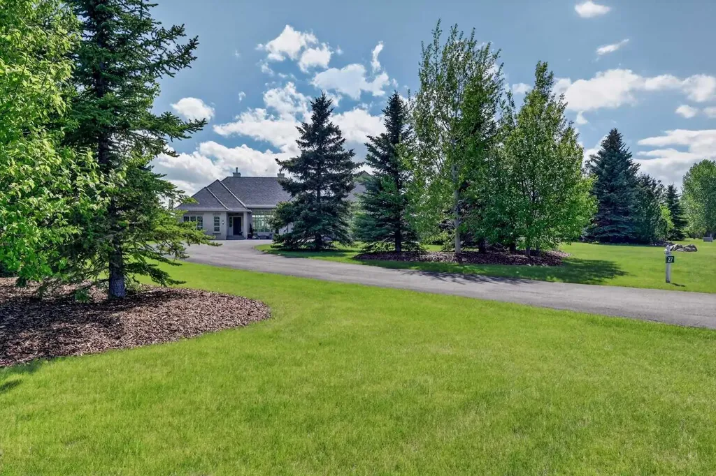 27 Hillcrest Estates Rural Rocky View County AB T3Z 2B9