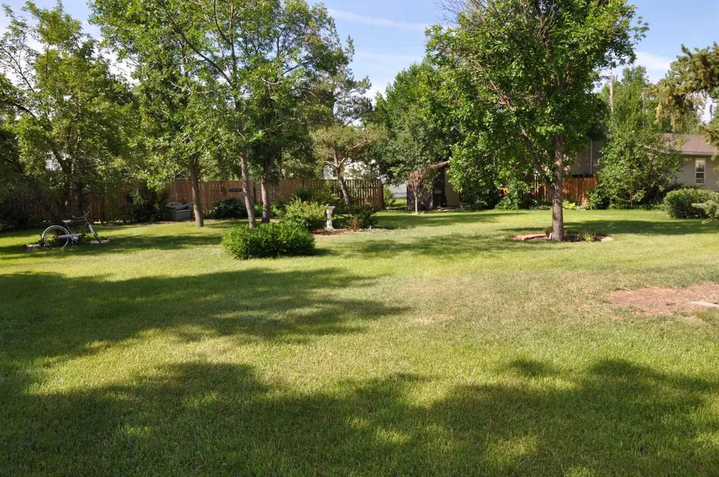 112 Grey Street Granum AB T0L1A0