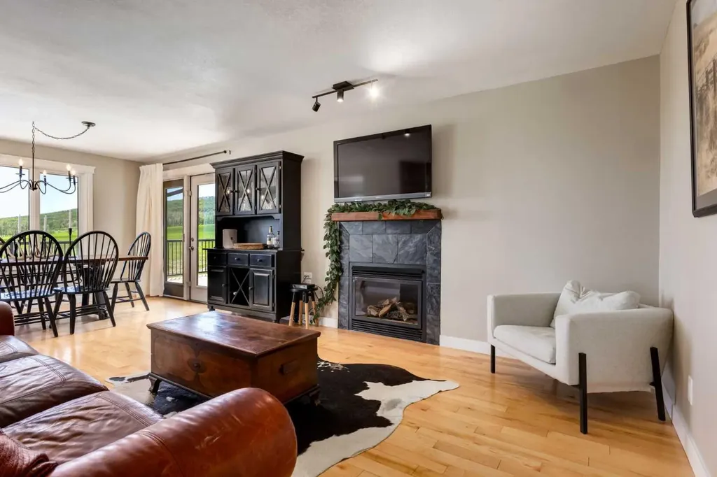 210037 274 Avenue W Rural Foothills County AB T1S 3C1