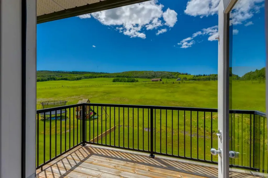 210037 274 Avenue W Rural Foothills County AB T1S 3C1