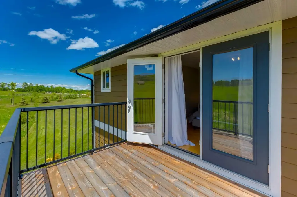 210037 274 Avenue W Rural Foothills County AB T1S 3C1