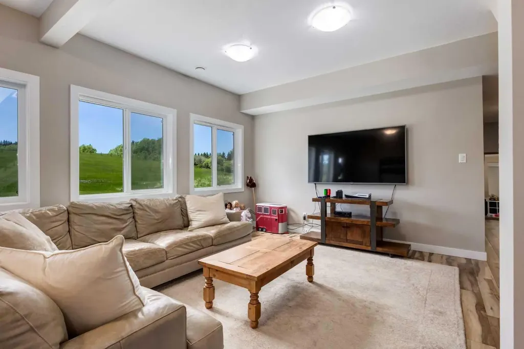 210037 274 Avenue W Rural Foothills County AB T1S 3C1