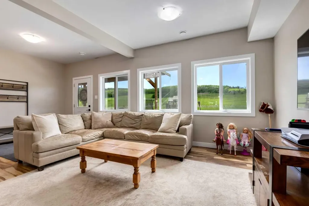 210037 274 Avenue W Rural Foothills County AB T1S 3C1