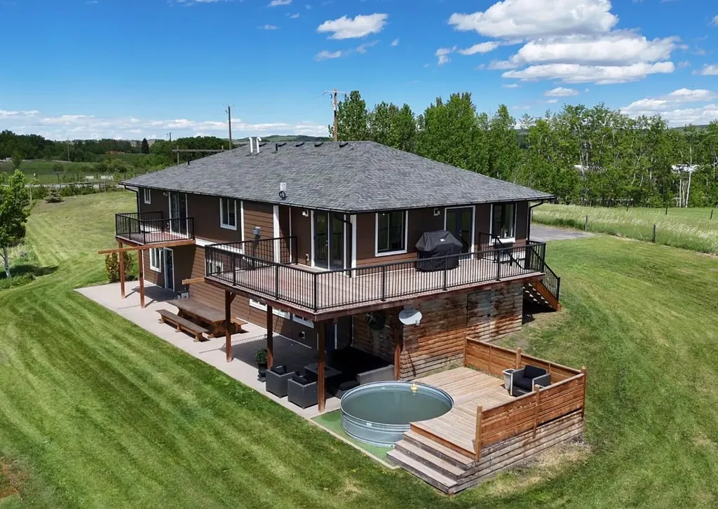 210037 274 Avenue W Rural Foothills County AB T1S 3C1