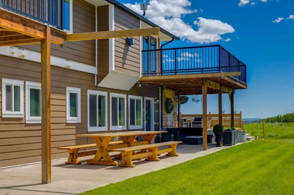 210037 274 Avenue W Rural Foothills County AB T1S 3C1