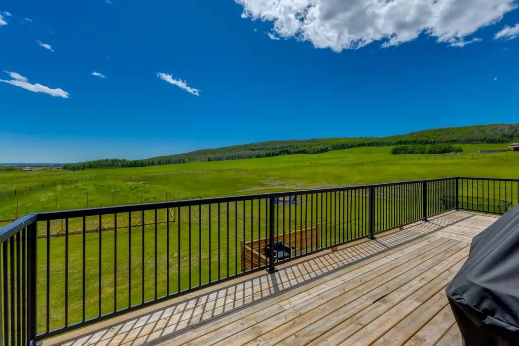 210037 274 Avenue W Rural Foothills County AB T1S 3C1