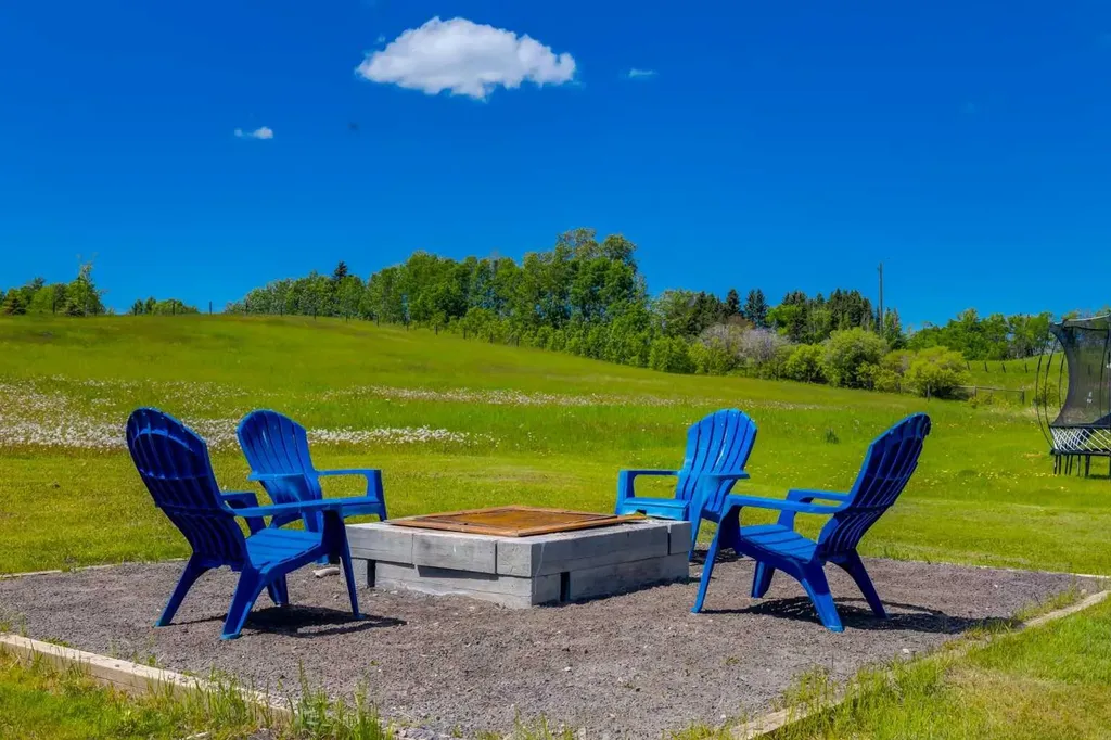 210037 274 Avenue W Rural Foothills County AB T1S 3C1