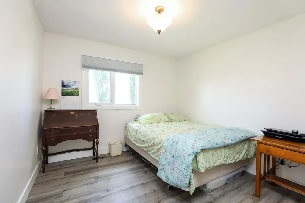54 N 4 Street E Magrath AB T0K 1J0