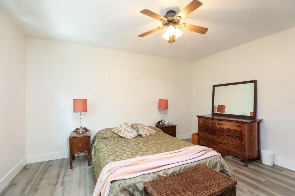 54 N 4 Street E Magrath AB T0K 1J0