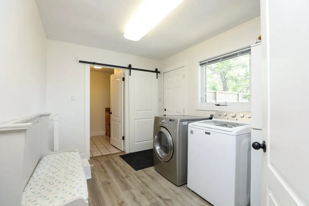 54 N 4 Street E Magrath AB T0K 1J0