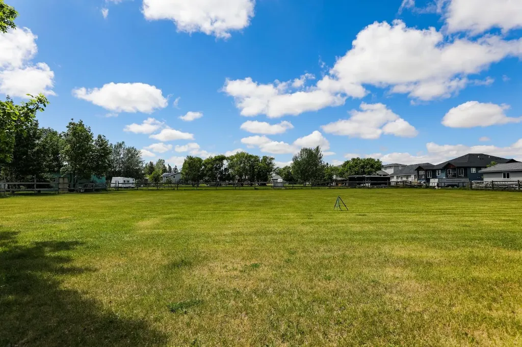 54 N 4 Street E Magrath AB T0K 1J0