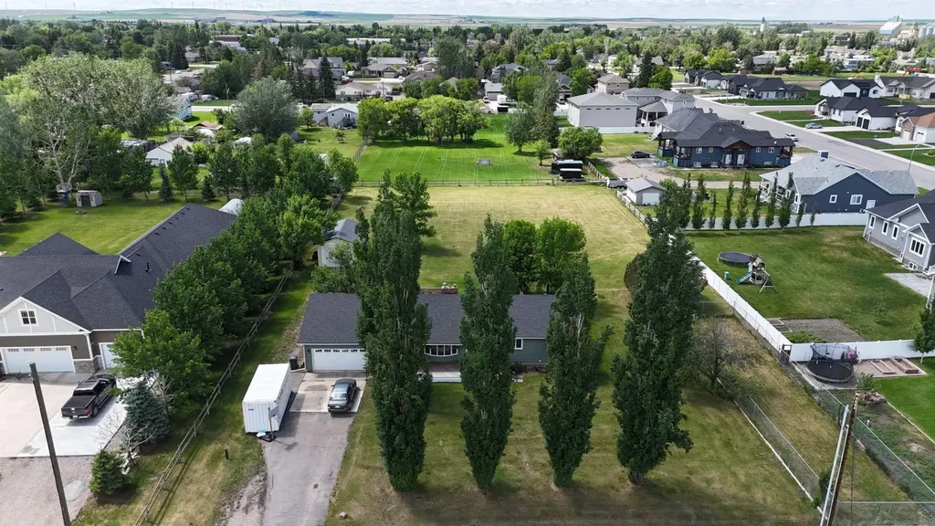 54 N 4 Street E Magrath AB T0K 1J0
