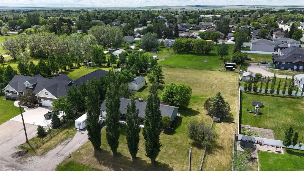 54 N 4 Street E Magrath AB T0K 1J0