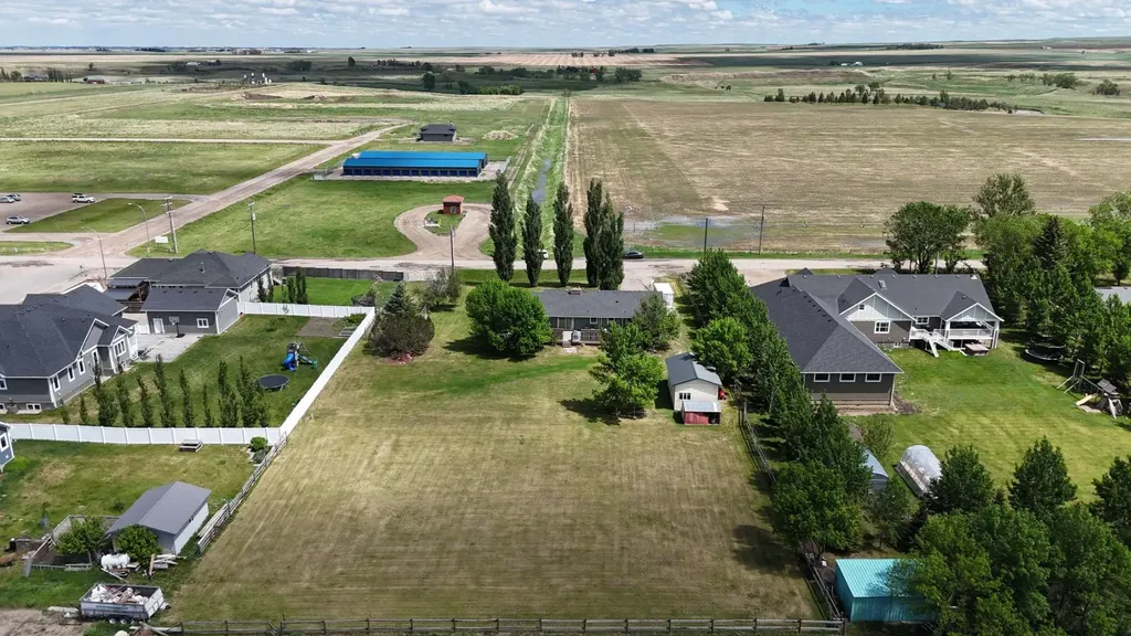 54 N 4 Street E Magrath AB T0K 1J0