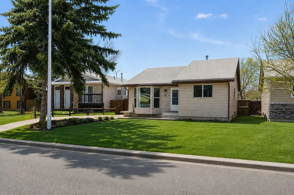 72 Marquis Place SE Airdrie AB T4A 1Z1