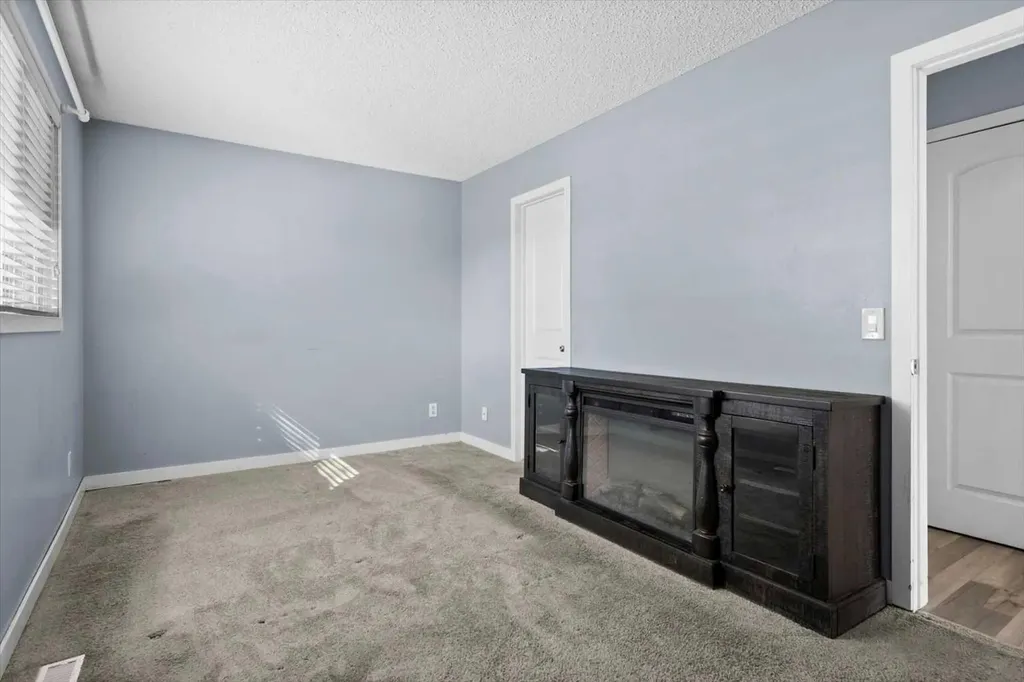 72 Marquis Place SE Airdrie AB T4A 1Z1