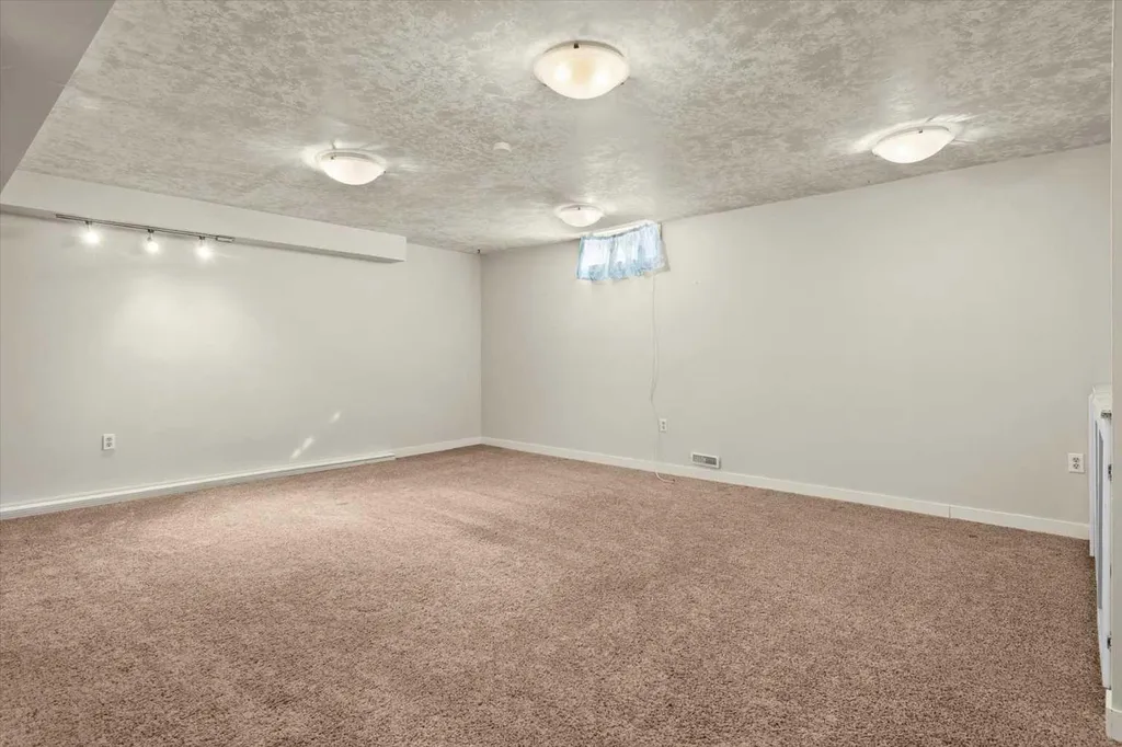 72 Marquis Place SE Airdrie AB T4A 1Z1