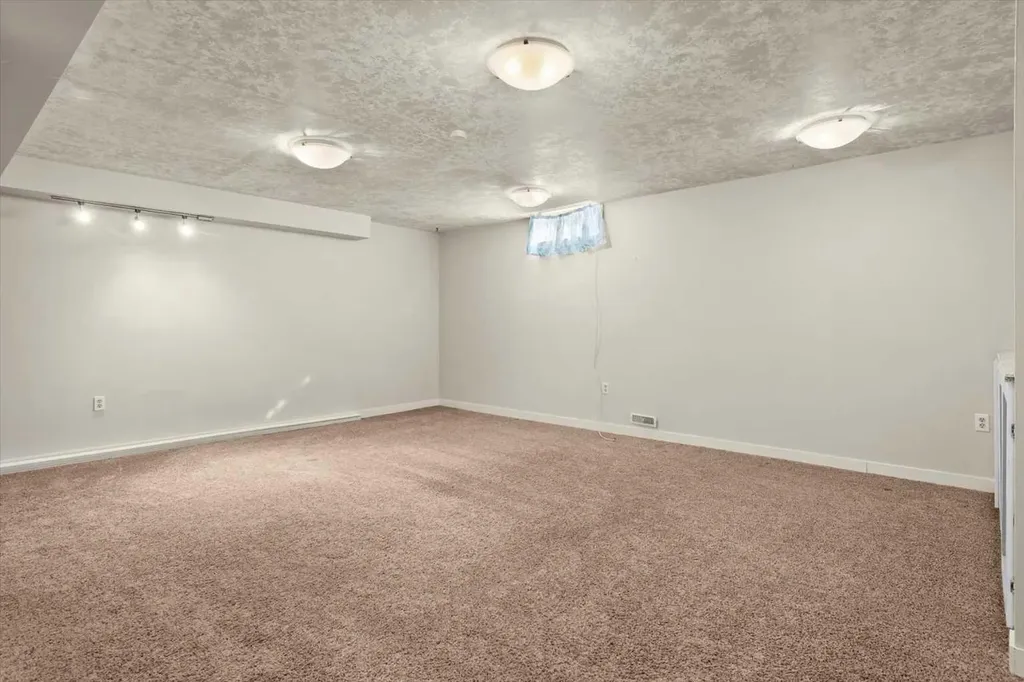 72 Marquis Place SE Airdrie AB T4A 1Z1